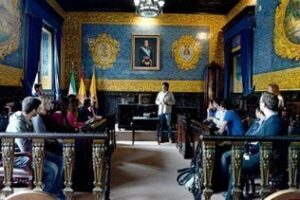 Alumnos Marbellíes visitan el salón de plenos de la casa consistorial