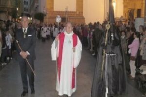 Cristo Yacente y la Virgen de la Soledad en la procesión por la ciudad