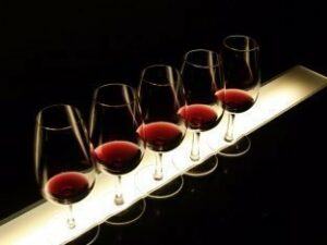 El Decantadador Enotienda de Algeciras presenta este lunes un vino solidario