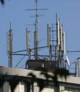 Campos electromagnéticos en hogares y escuelas.Por Rafael Fenoy