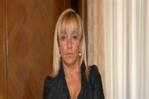 Alminuto: Asesinada a tiros la presidenta de la Diputación de León