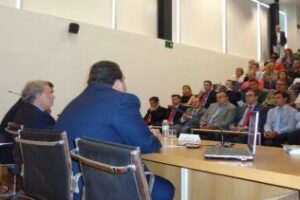 Más de 1.168 jóvenes gaditanos se han inscrito ya en el programa de prácticas profesionales de Junta y Banco Santander