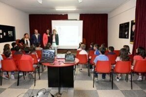 La obra de Quiñones en el taller de lectura de la Biblioteca Municipal Cristóbal Delgado"