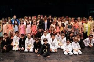 Los mayores celebran su gala de fin de curso en el Teatro Florida