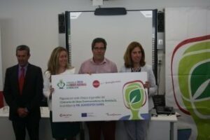 Una empresaria del Campo de Gibraltar gana el premio de ideas ecoinnovadores de las cámaras