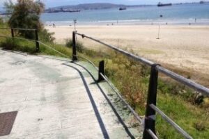 PSOE "La temporada oficial de playa comenzó hace 8 días y el PP no tiene listas playas"