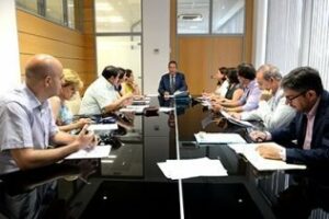 González de la Torre informa sobre las obras realizadas en el patio Soto para garantizar su seguridad