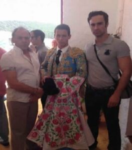 El novillero de la EMTA Jonathan Jiménez corta dos orejas en Almadén de la Plata