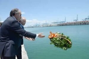 El Ayuntamiento rinde homenaje a los marineros de la bahía con motivo de la Feria Real