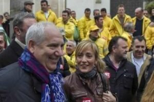 Francisco Carbonero (CCOO) y Carmen Castilla (UGT), en la manifestación por el empleo en Cádiz