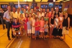 Laura Ruiz entrega los trofeos del primer semestre de la temporada de la sociedad El mero"