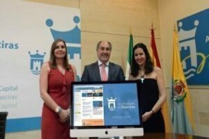 IU considera alarmante que se mantenga el apagón digital del consistorio