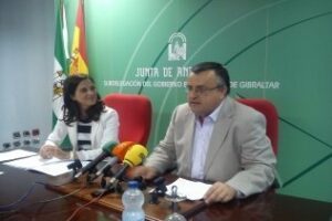 Gavino y Saucedo presentan el calendario de actividades para este verano en Baelo Claudia