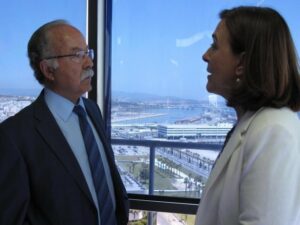 Ayala constata en Algeciras la "necesidad y urgencia" de salida ferroviaria