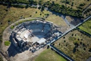 Cuatro días con El Brujo, Baelo Claudia y la Tragedia Griega