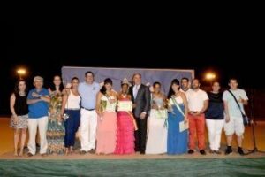 Landaluce comparte con los vecinos de Santa Teresa Jornet el comienzo de su velada popular