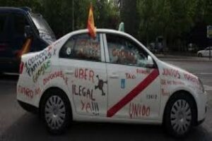 Los andalucistas reiteran su solidaridad y apoyo a los taxistas profesionales frente a la actividad ilegal en el sector