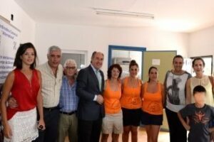 El alcalde se interesa por el balance del comedor social infantil de la Piñera