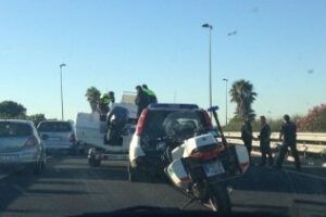 Retenciones a la entrada de Algeciras desde Tarifa por control sorpresa" de la Guardia Civil