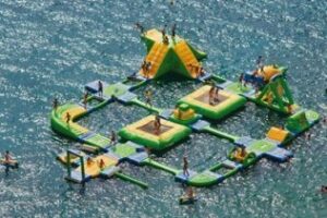 Un parque acuático en aguas de Getares