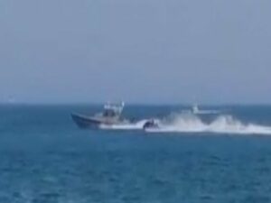 Incidentes en la playa Souvenir de La Línea:Royal Police vs motos de agua