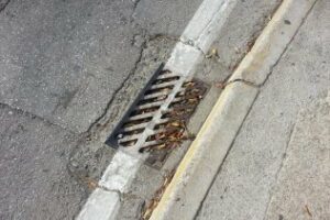 La AAVV Barrio del Carmen presenta por escrito sus quejas al ayuntamiento