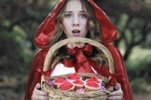 Exposición fotográfica sobre Caperucita en Algeciras