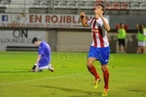 El Algeciras sigue tercero tras golear al Mairena