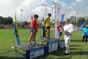 Muñoz Madrid y González entregan los trofeos de la XV Carrera Urbana Ciudad de Algeciras