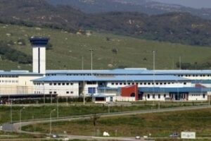 Una presa agrede a una funcionaria en Algeciras