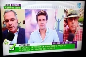 Los vecinos de "El Acebuchal" y Jacinto Muñoz ante las cámaras de "Tiene Arreglo" de Canal Sur