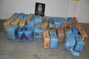 Más de una tonelada de hachís y cinco detenidos en la "Operación Zoco" en Algeciras