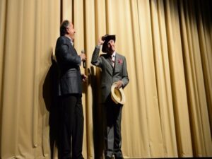 Miguelete demuestra sus dotes cómicas en un teatro Florida que colgó el cartel de No hay billetes"