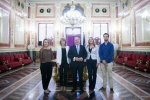 Landaluce busca con los hijos de Paco de Lucía "como honrar la memoria del genial guitarrista"