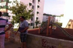 UPyD celebra la colocación de badenes en la avenida de las Flores tras dos años de peticiones vecinales