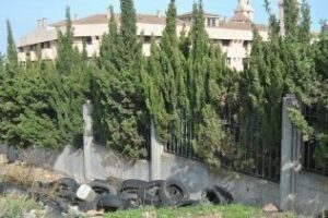 UPyD denuncia un vertedero ilegal de neumáticos junto al asilo San José en San García