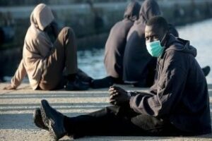 El número de personas rescatadas hoy en el Estrecho asciende a 283 inmigrantes en 15 pateras