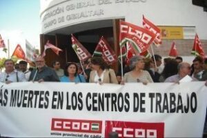 Más de un centenar de personas piden el fin de los accidentes laborales en la comarca