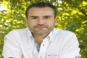 Javier Delgado inaugura Salón de Belleza en pleno centro de Algeciras