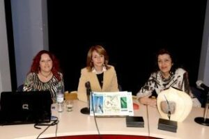 Pintor preside la conmemoración del primer aniversario de la revista Hércules Cultural"