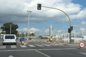 La APBAa modifica el semáforo del Acceso Sur para evitar atascos en la rotonda del varadero