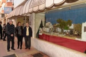 Cid y De Salas inauguran un belén de la Asociación de Comercio Tradicional