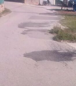 Vecinos del Cobre arreglan sus viales