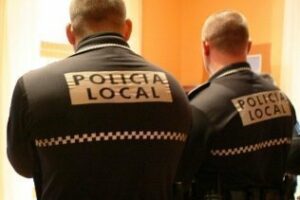 Detenida conduciendo con un menor en brazos y sin puntos