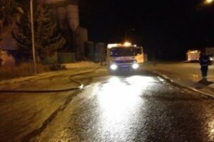 Deflagración e incendio en una vivienda de Castellar