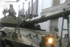 Dos tanques "toman" El Gastor