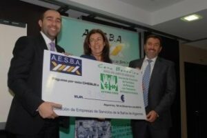 AESBA dona 9.500 euros a la asociación de familiares de personas con trastornos autistas