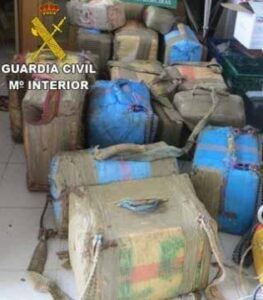 La Guardia Civil interviene 400 kilos de hachís ocultos en matorrales