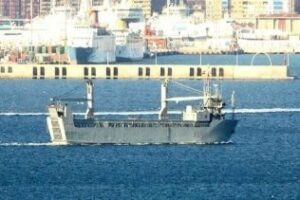 La Royal Navy obliga a un buque de la Armada española a abandonar la zona