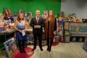 Campaña de recogida de juguetes y alimentos de Onda Algeciras TV